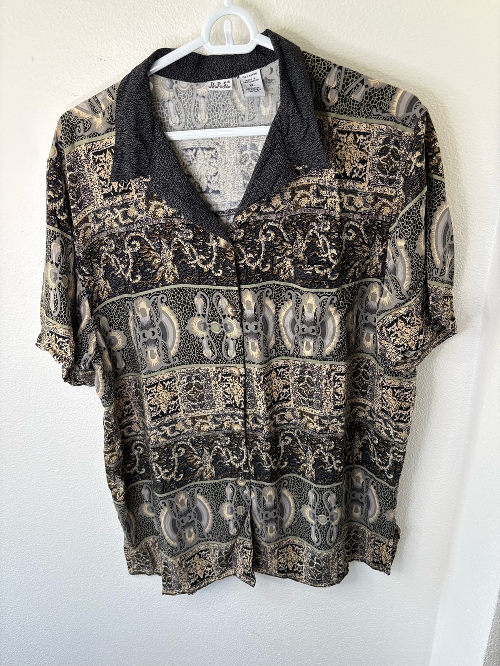 DPS Black and Cream Patterned Short-Sleeve Button Front Top - A1